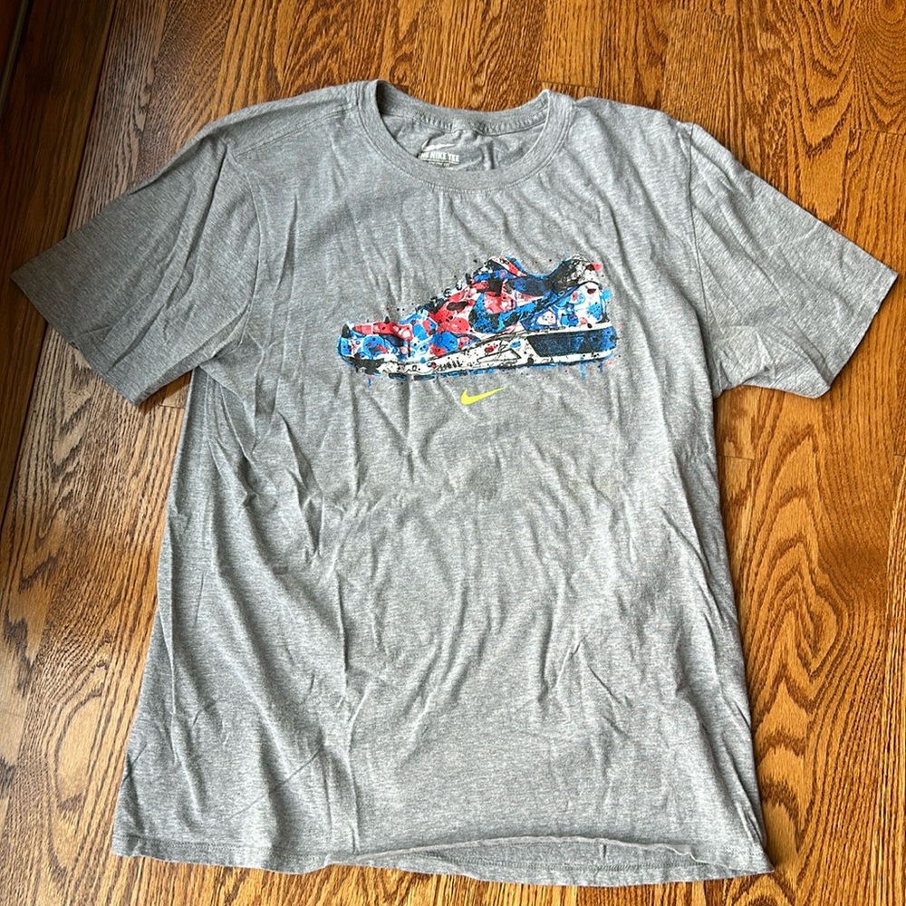 Nike Athletic Cut T-shirt, Size Large